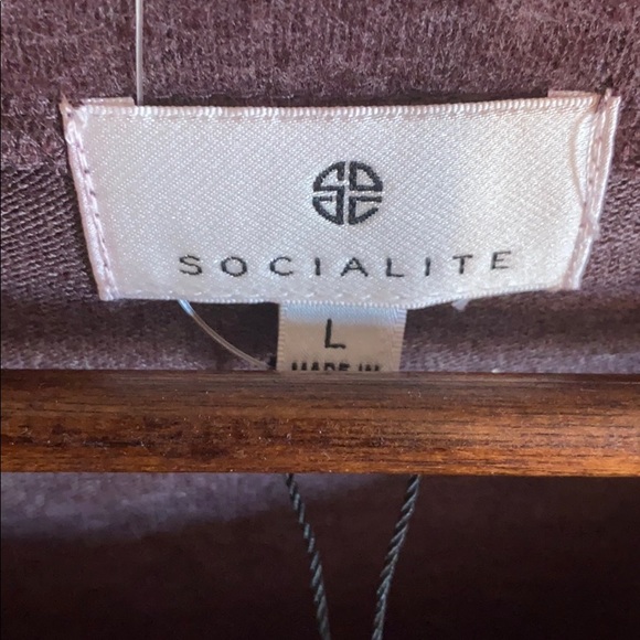 Top - Picture 2 of 5